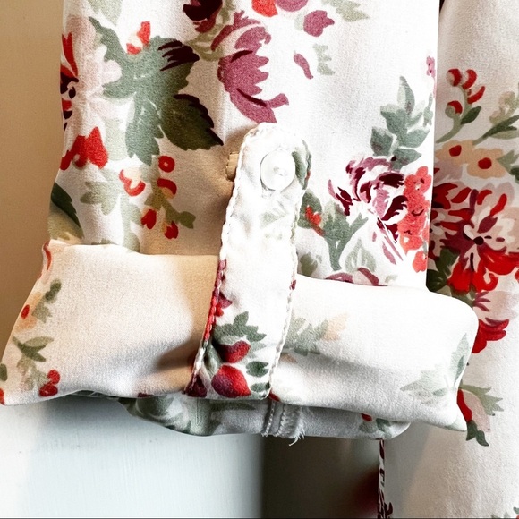 Live 4 Truth - Womens White Floral Blouse‎ V- Neck Plus Size - Sz. 2X - Picture 4 of 7